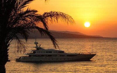 Best Destinations For A Romantic Trip With A Yacht in Greece